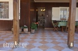 Seaside Cottage in  Agioi Theodori , Korinthia, Peloponesse