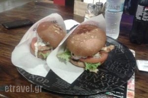 Hot Hot Burger Piraeus_food_in_Restaurant___Pireas